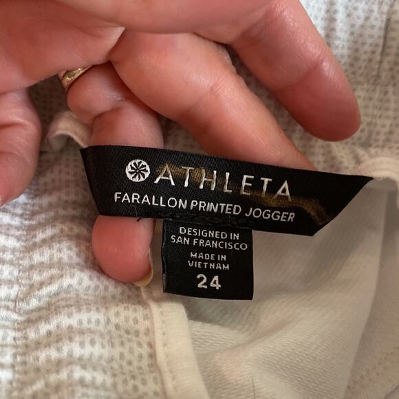 NWT Athleta Farallon Printed Jogger "Spliced Magic Veil Gray" - Picture 13 of 14